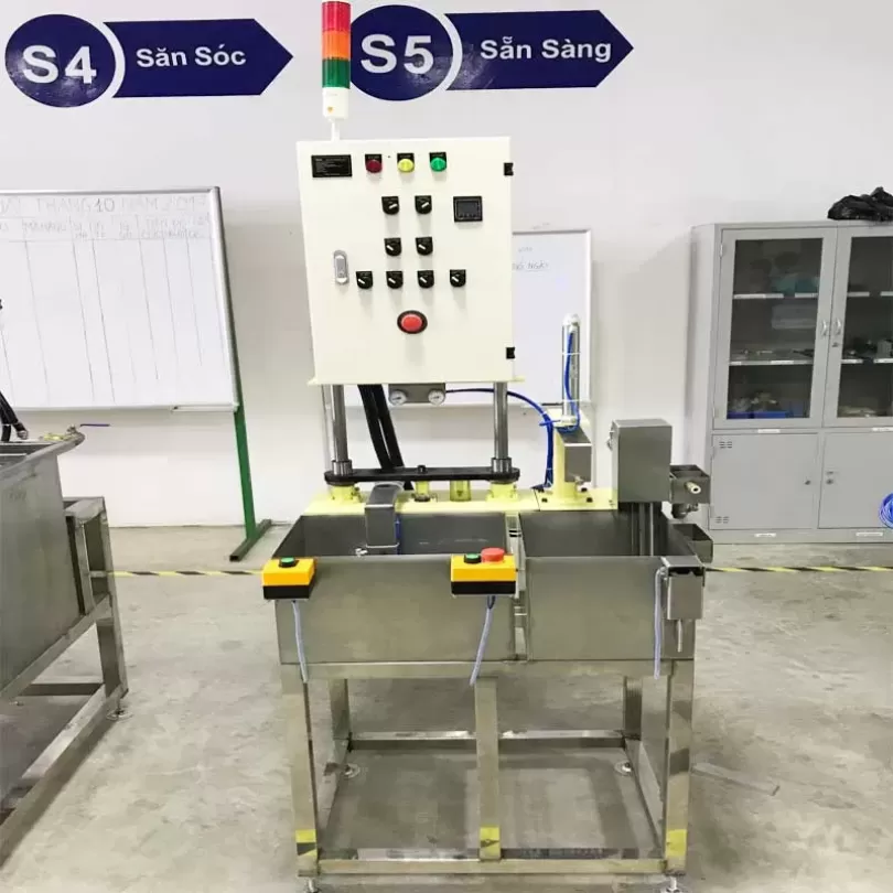 Máy thử kín sản phẩm nhôm sau khi đúc