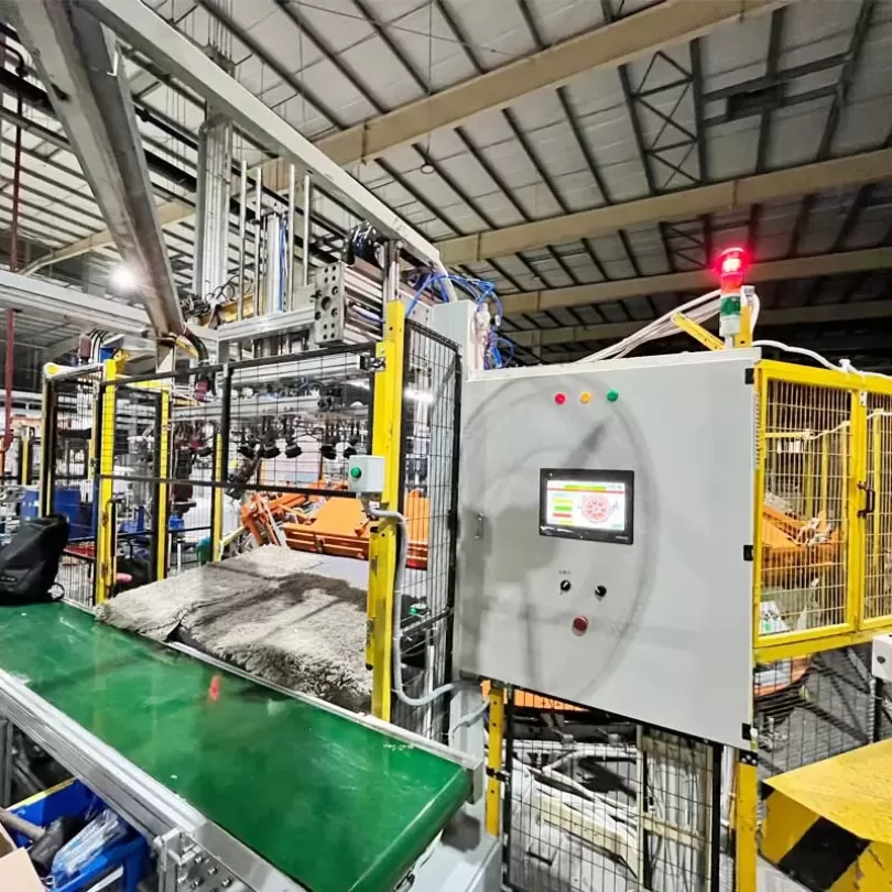 Bàn xoay và hệ thống gắp bình tự động